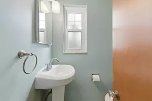 107 Amherst Ave, Ross Twp, PA 15229 - Photo 7