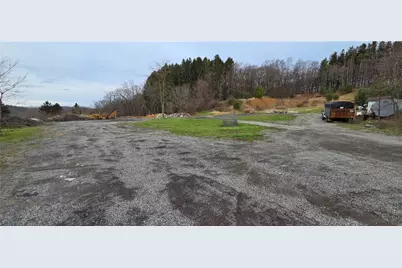 2473 N Center Avenue, Lincoln Township, PA 15501 - Photo 5