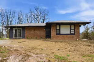 106 Penn St, Aliquippa, PA 15001 - Photo 1