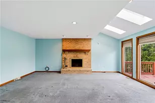 132 Glenbrook Dr, Cranberry Township, PA 16066 - Photo 9