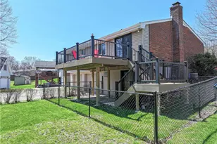 715 Moonstone Dr, Pittsburgh, PA 15101 - Photo 3