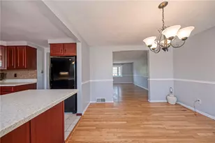 715 Moonstone Dr, Pittsburgh, PA 15101 - Photo 9