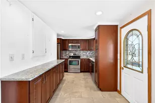 1106 Skyline Dr, Hempfield Township, PA 15601 - Photo 19