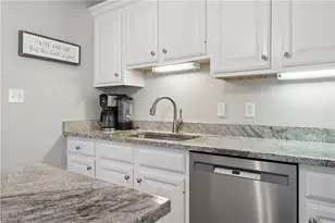 1421 Lakeside Dr, Pittsburgh, PA 15101 - Photo 13