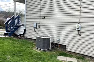 512 Lowell St, Vandergrift, PA 15690 - Photo 7