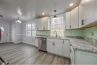 910 Burton Avenue, Youngwood, PA 15697 - Photo 11