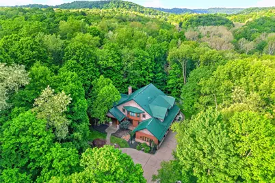 132 Twin Oaks Ln, Penn Twp, PA 15085 - Photo 1