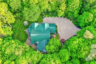 132 Twin Oaks Ln, Penn Twp, PA 15085 - Photo 3