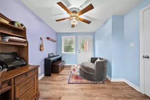 762 Country Club Dr, Pittsburgh, PA 15228 - Photo 17