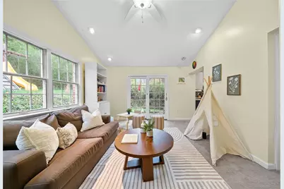 762 Country Club Dr, Pittsburgh, PA 15228 - Photo 15