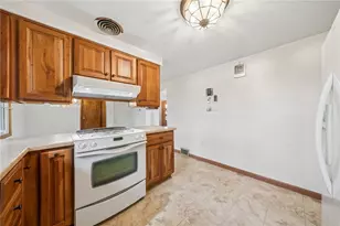 110 Winfield Cir, Hempfield Township, PA 15601 - Photo 7