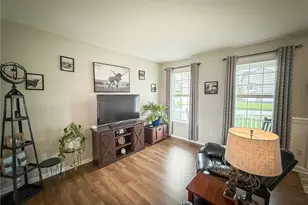 101 Hare Ct, Forward Township, PA 16033 - Photo 7