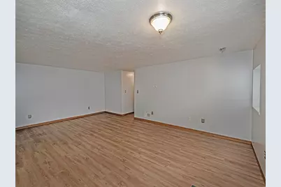 2750 Iowa Drive #14, Lower Burrell, PA 15068 - Photo 5