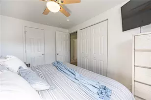 4863 Hialeah Dr, Pittsburgh, PA 15239 - Photo 9