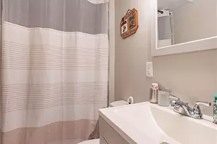 4863 Hialeah Dr, Pittsburgh, PA 15239 - Photo 17