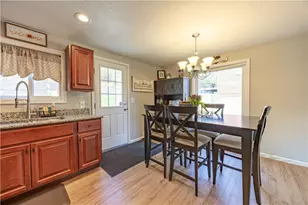 4863 Hialeah Dr, Pittsburgh, PA 15239 - Photo 7