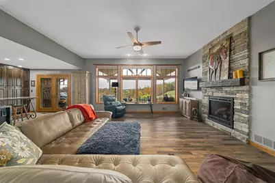 150 Holsing Ln, Frazer, PA 15084 - Photo 3