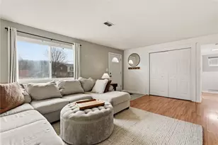 106 Longmount Dr, Ross Twp, PA 15214 - Photo 9