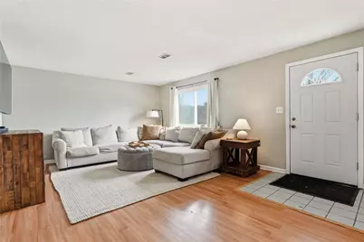 106 Longmount Dr, Ross Twp, PA 15214 - Photo 7