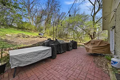 310 Kings Highway, Rosslyn Farms, PA 15106 - Photo 25