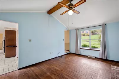 1637 Queens Dr, South Park, PA 15129 - Photo 9