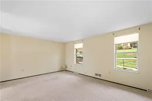 1637 Queens Dr, South Park, PA 15129 - Photo 3