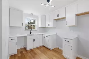 772 Scott Rd, Pittsburgh, PA 15228 - Photo 9