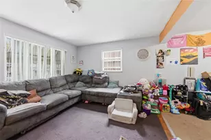 704 Maytide St, Pittsburgh, PA 15227 - Photo 9