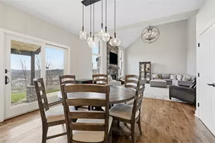 1017 Skyline Dr, Cecil, PA 15317 - Photo 9