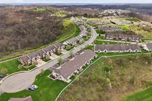 1251 Crest Dr, Collier Township, PA 15071 - Photo 9