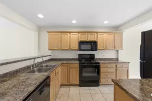 1251 Crest Dr, Collier Township, PA 15071 - Photo 9