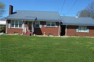 2979 Raymond Ave, Derry Township, PA 15650 - Photo 1