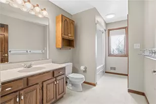 711 Montclair Dr, Allegheny Township, PA 15068 - Photo 17