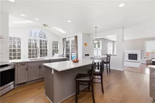 907 Gregory Ct, Cranberry Township, PA 16066 - Photo 5