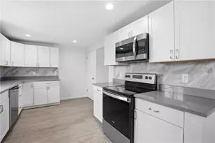 5123 Elmwood Dr, Pittsburgh, PA 15227 - Photo 9