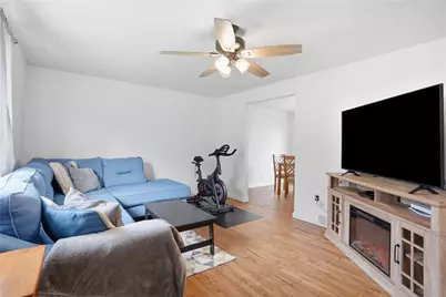 5123 Elmwood Dr, Pittsburgh, PA 15227 - Photo 5