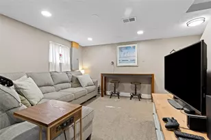 218 Lakeside Dr, Robinson Twp, PA 15136 - Photo 35