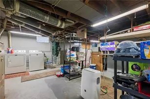 1104 Leslie St, Sharon, PA 16146 - Photo 11