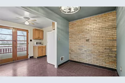 648 Elm Dr, Pittsburgh, PA 15147 - Photo 11