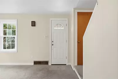 648 Elm Dr, Pittsburgh, PA 15147 - Photo 3