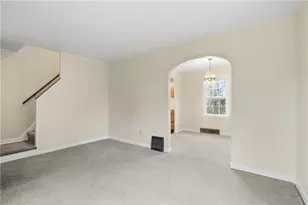 648 Elm Dr, Pittsburgh, PA 15147 - Photo 5