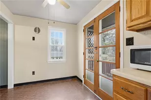 648 Elm Dr, Pittsburgh, PA 15147 - Photo 9