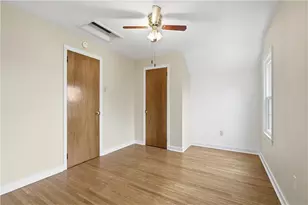 648 Elm Dr, Pittsburgh, PA 15147 - Photo 15