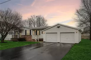 206 Martin Ave, Ellport, PA 16117 - Photo 1