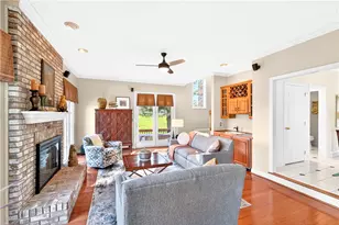 2121 W Grove Dr, Pine Township, PA 15044 - Photo 9