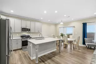 430 Dana Dr, Pittsburgh, PA 15068 - Photo 13