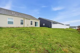 430 Dana Dr, Pittsburgh, PA 15068 - Photo 33