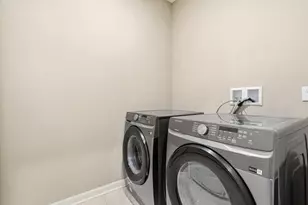 430 Dana Dr, Pittsburgh, PA 15068 - Photo 5