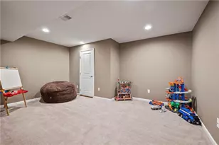 607 Saddle Ct, Moon/Crescent Twp, PA 15108 - Photo 23