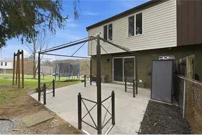 201 Cortland Dr E, Kennedy Township, PA 15136 - Photo 39